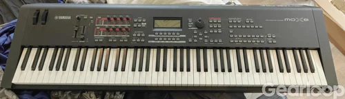 Yamaha MOX8 i fint skick  – 88 vägda tangenter (inkl. case)