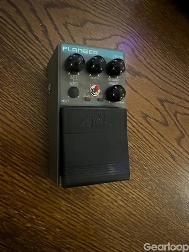 Aria FL-10 (ovanlig Malmsteen-pedal ca 1984)