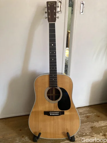 Martin D-28 & LR Baggs M1 pickup