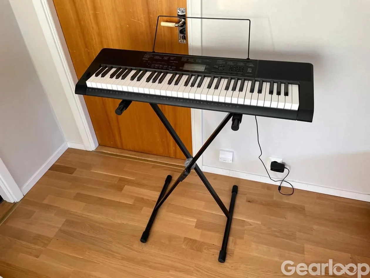 Anslagskänsligt piano/keyboard Casio CTK-3200 med stativ - bild 2