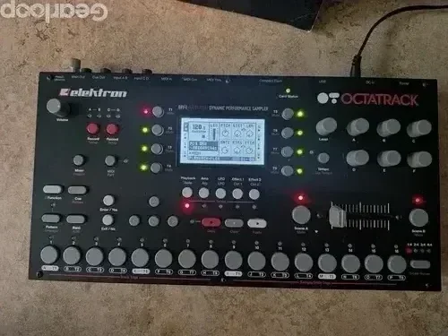 Octatrack Mk1 + decksaver