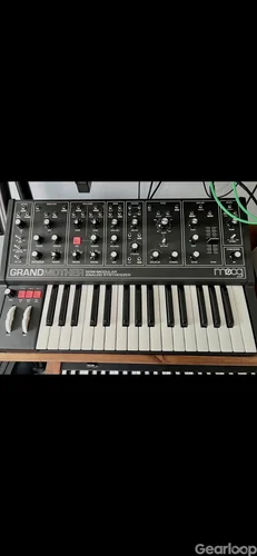 Moog Grandmother Dark