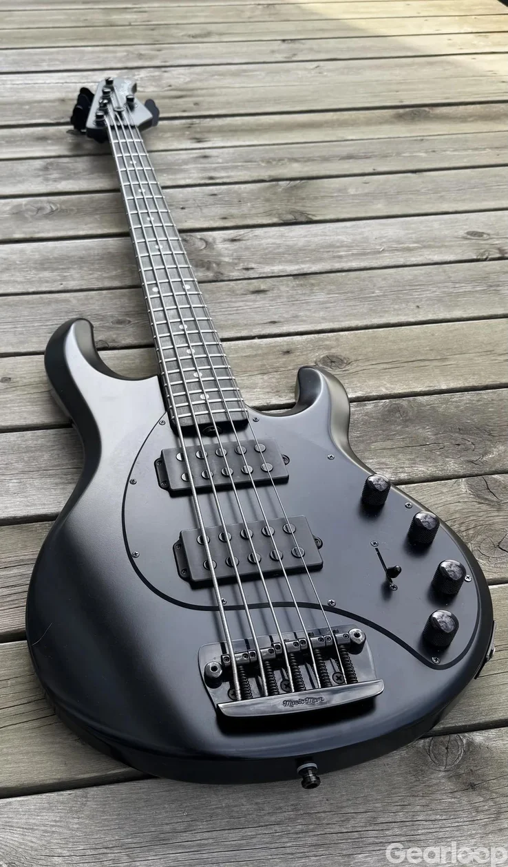 Music Man Stingray 5 HH Stealth Black - bild 1