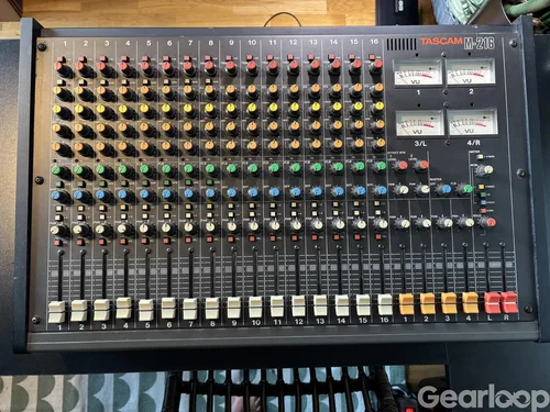 Tascam M-216 analogt mixerbord