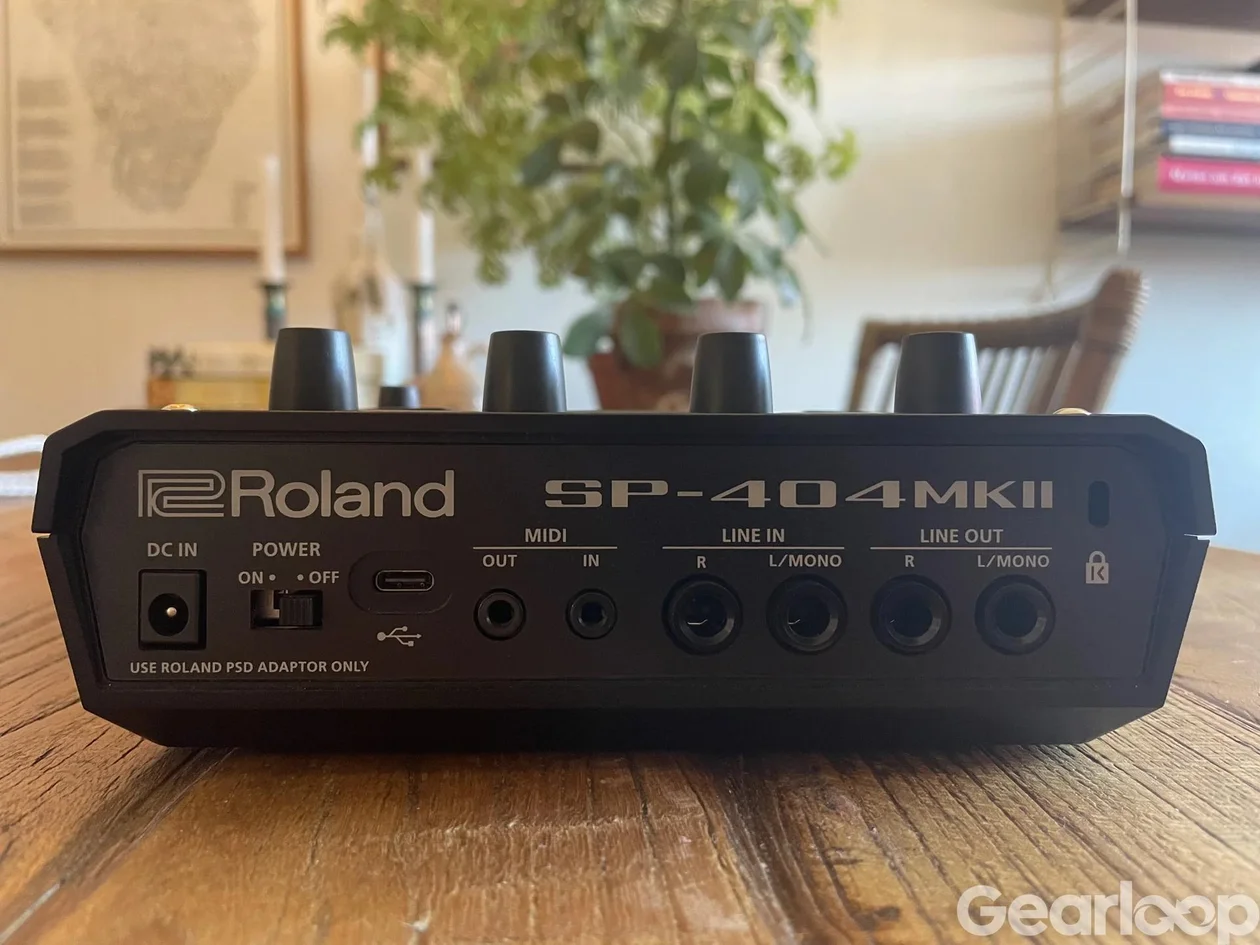 Roland SP-404MK2 i mycket fint skick med myVolts Ripcord USB - bild 2