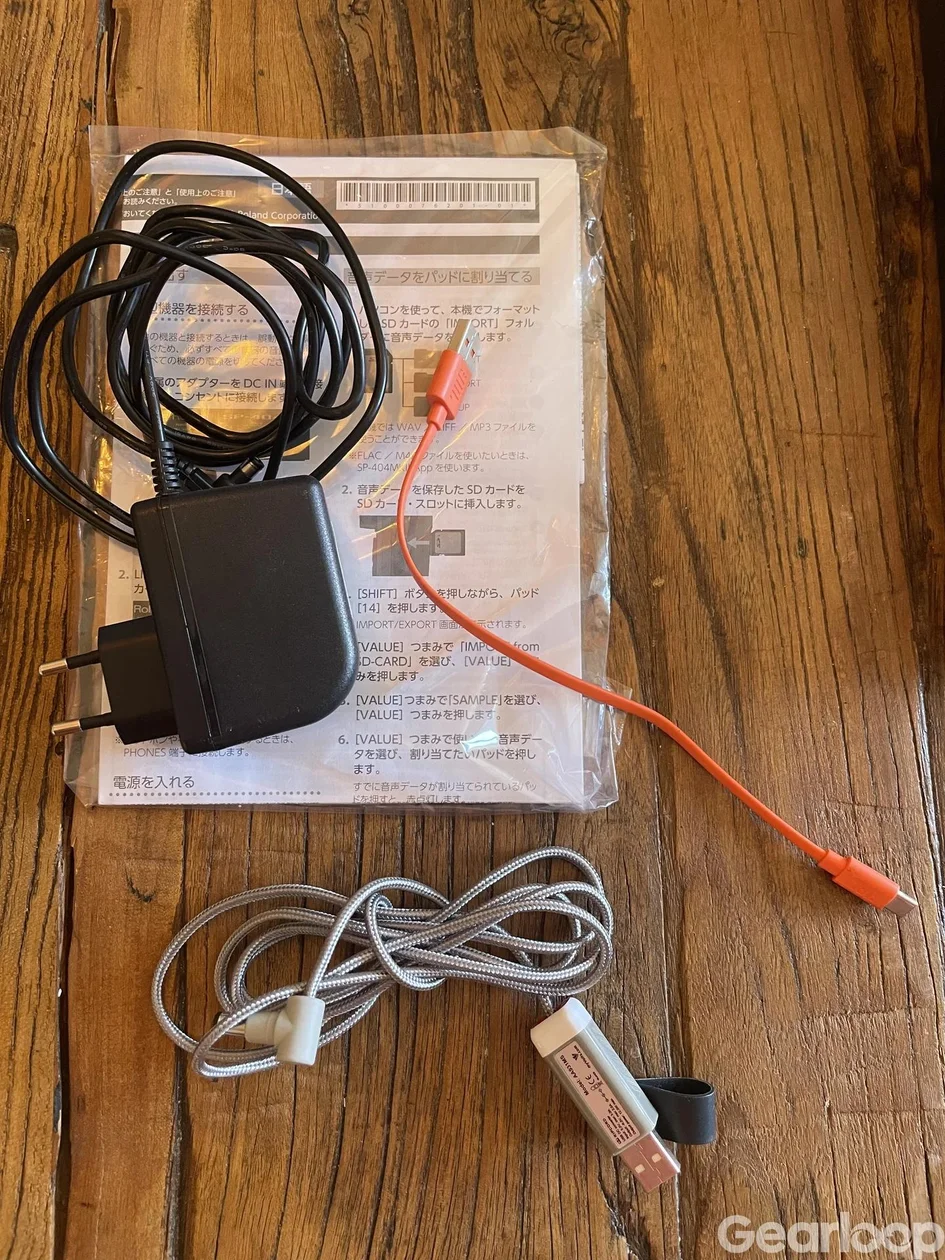 Roland SP-404MK2 i mycket fint skick med myVolts Ripcord USB - bild 3