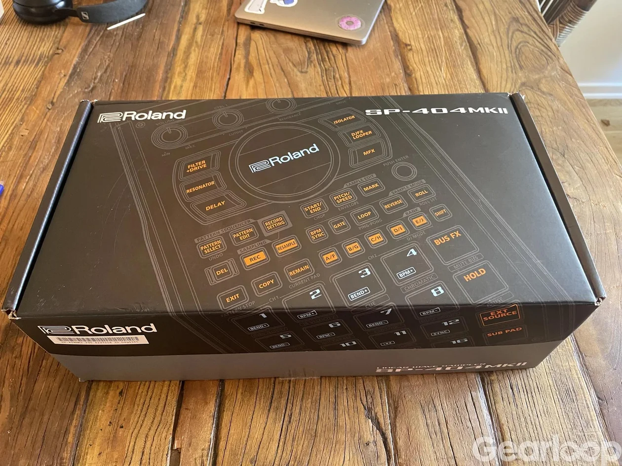 Roland SP-404MK2 i mycket fint skick med myVolts Ripcord USB - bild 5