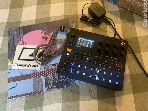 Digitakt 2 (knappt använd)