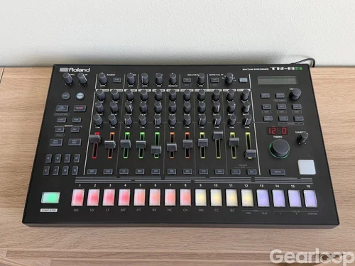 Roland TR-8S trummaskin - i absolut nyskick
