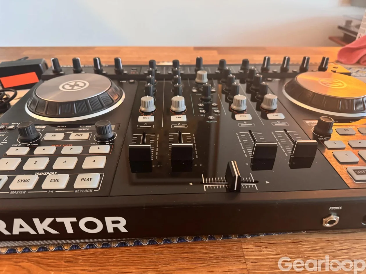 DJ Controller Traktor S4 MK 2 Native Instruments - bild 2