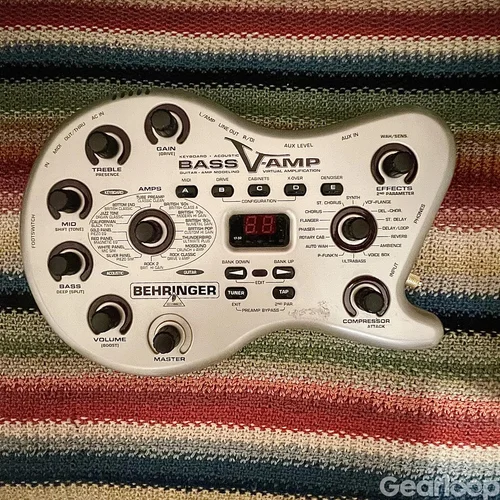 Behringer Bass V-Amp