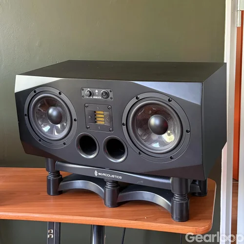 Adam A77X inkl IsoAcoustics Stativ