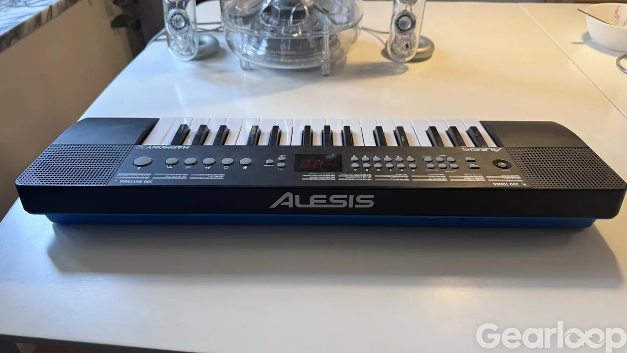 Alesis keyboard med inbyggda högtalare, hörlursutg. och MIDI - bild 2