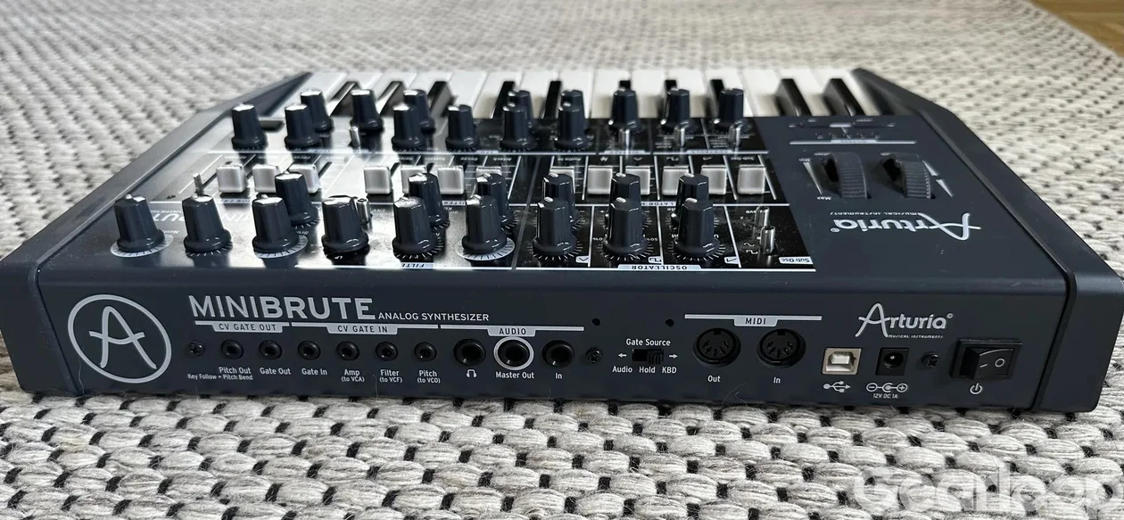 Arturia Minibrute - bild 2