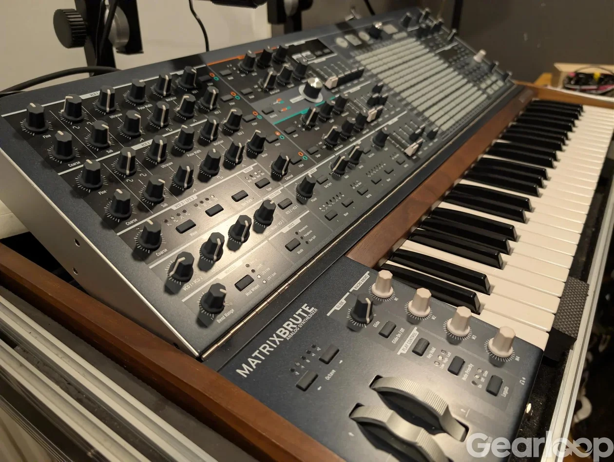 Arturia Matrixbrute i fint skick (Case medföljer) - bild 3