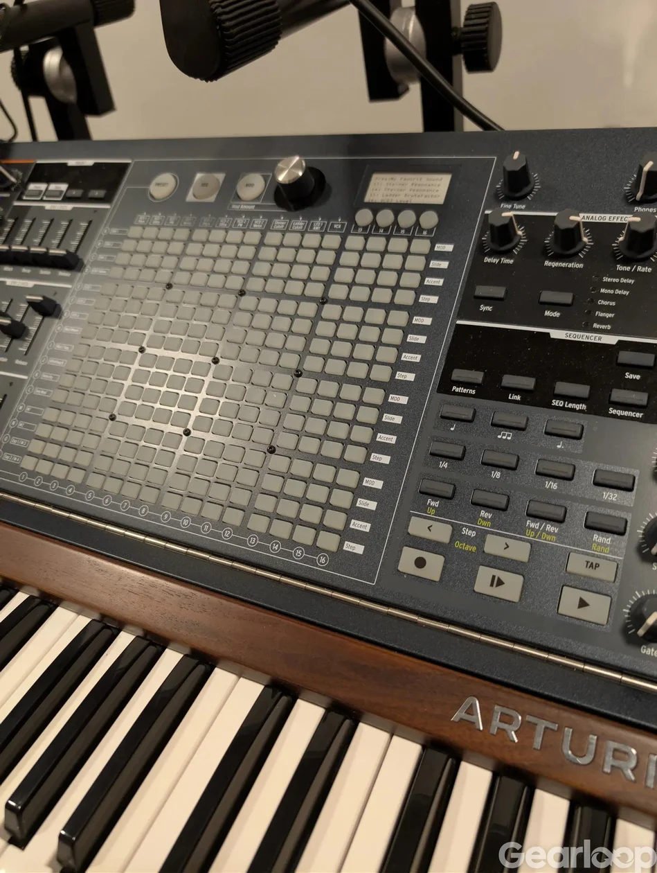 Arturia Matrixbrute i fint skick (Case medföljer) - bild 4