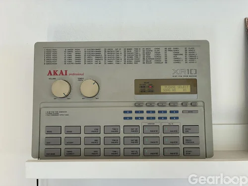 AKAI XR10