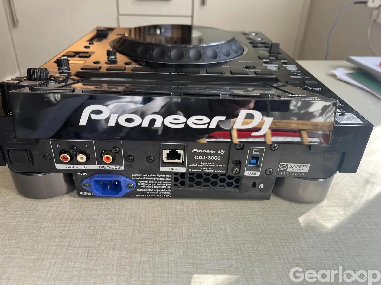 Pioneer CDJ 3000 - med kartong och skyddslock - bild 2