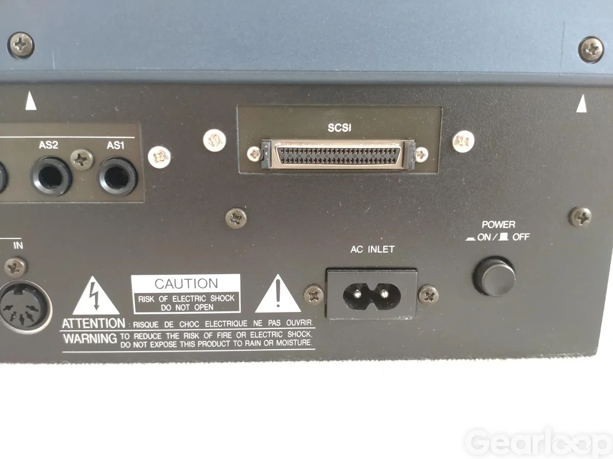 Yamaha SU-700 – 68 MB RAM + SCSI + AIEB2 Digital I/O - bild 4