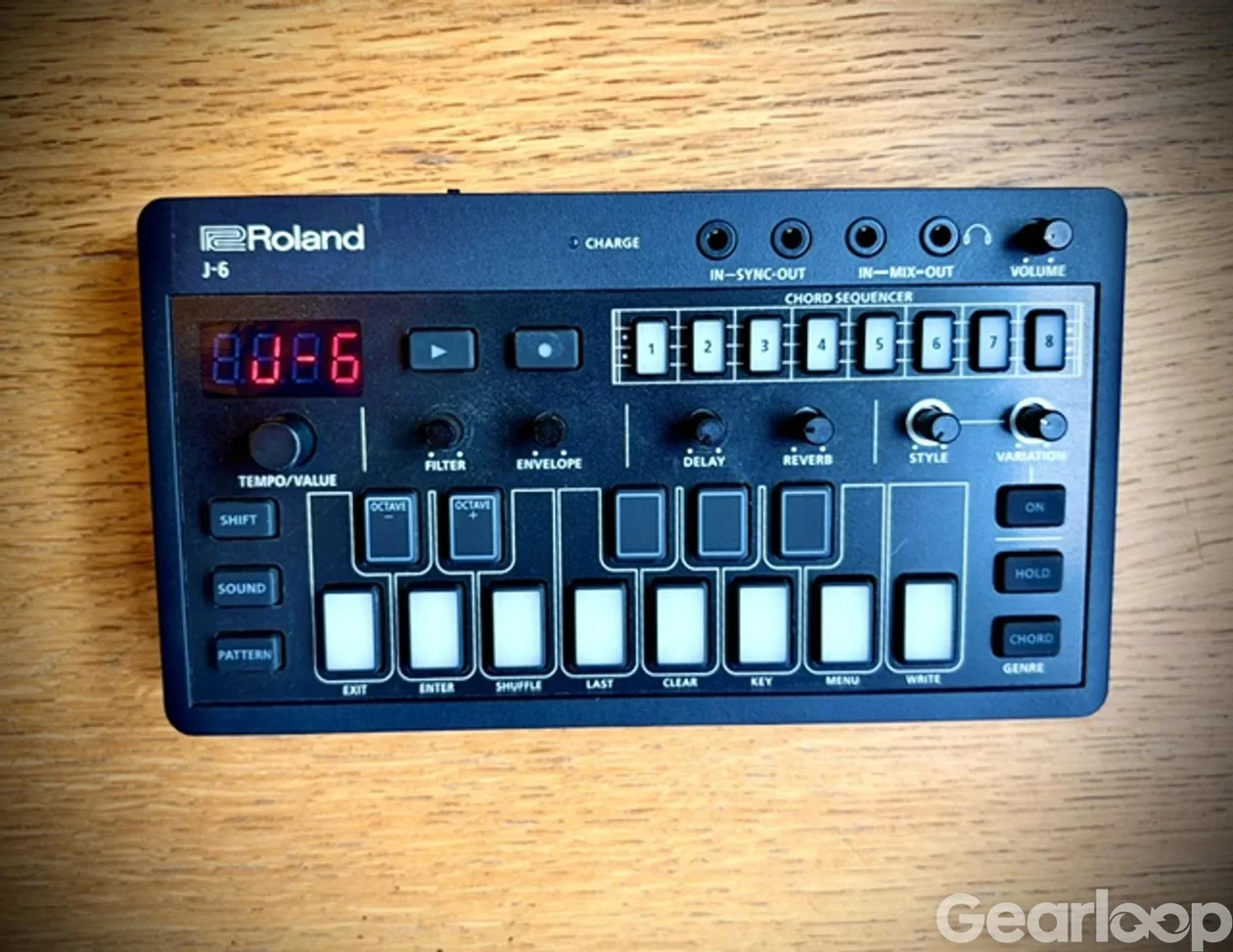 ROLAND J-6 - bild 1