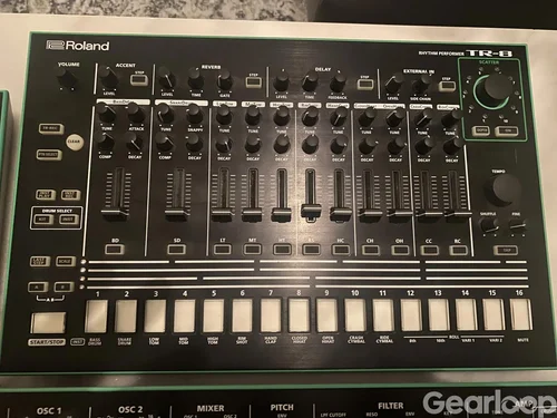 Roland Aira Tr-8