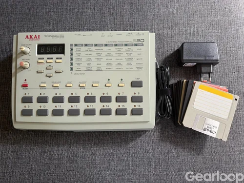 Akai S20 Sampler
