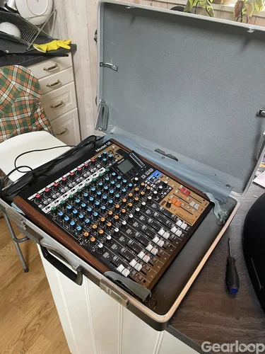 Tascam Model 12 + bra väska till den