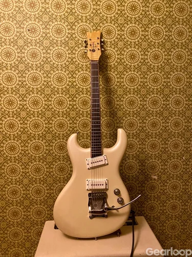 Mosrite M88