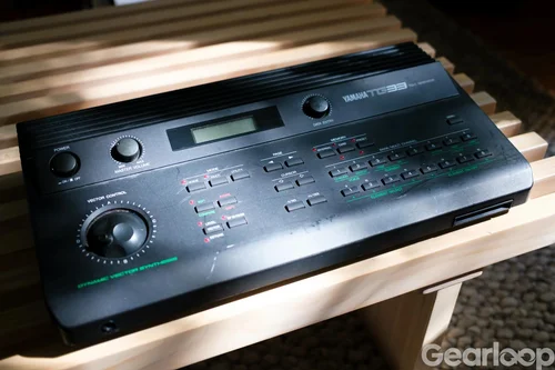 Yamaha TG 33 vectorsynth