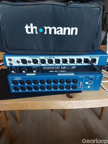 Digitalmixer Soundcraft Ui24r med väska