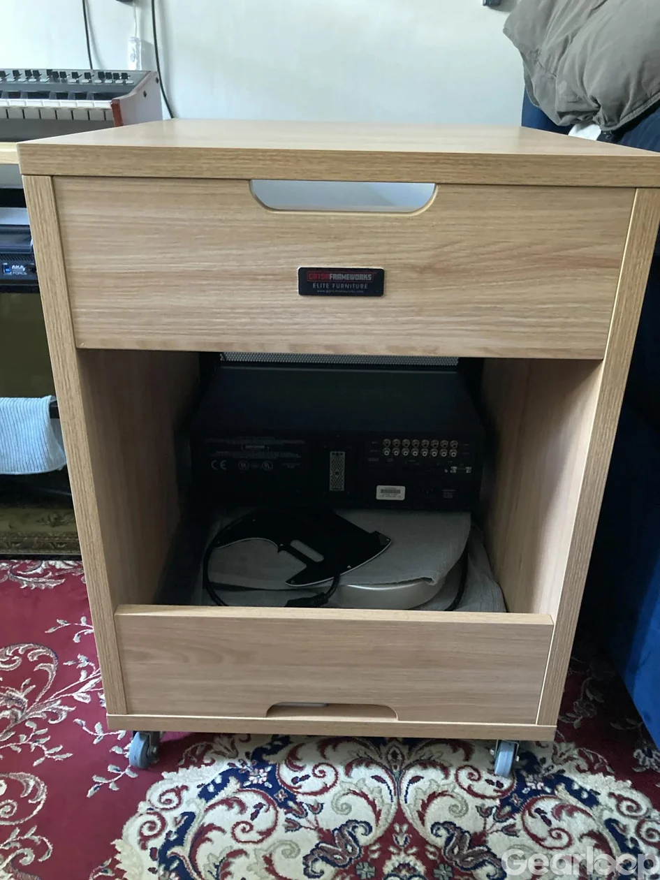 Gator Elite Series Furniture Desk 10U Rack Maple - bild 2