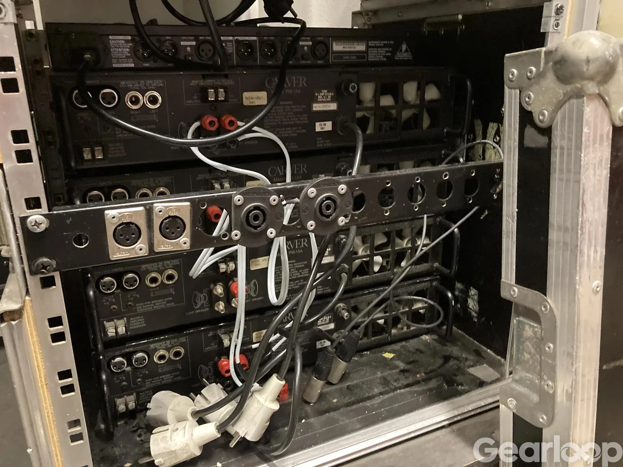 Fynd!? 4 st Power-amp + Crossover + Rack - bild 4