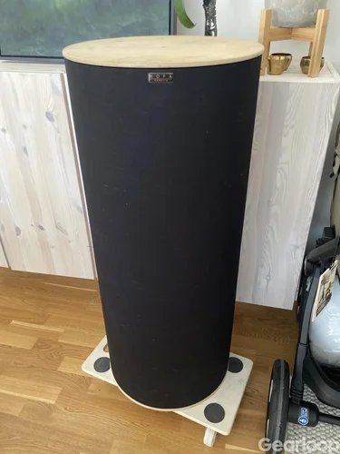 HOFA Bass Trap – svart basfälla / absorbent