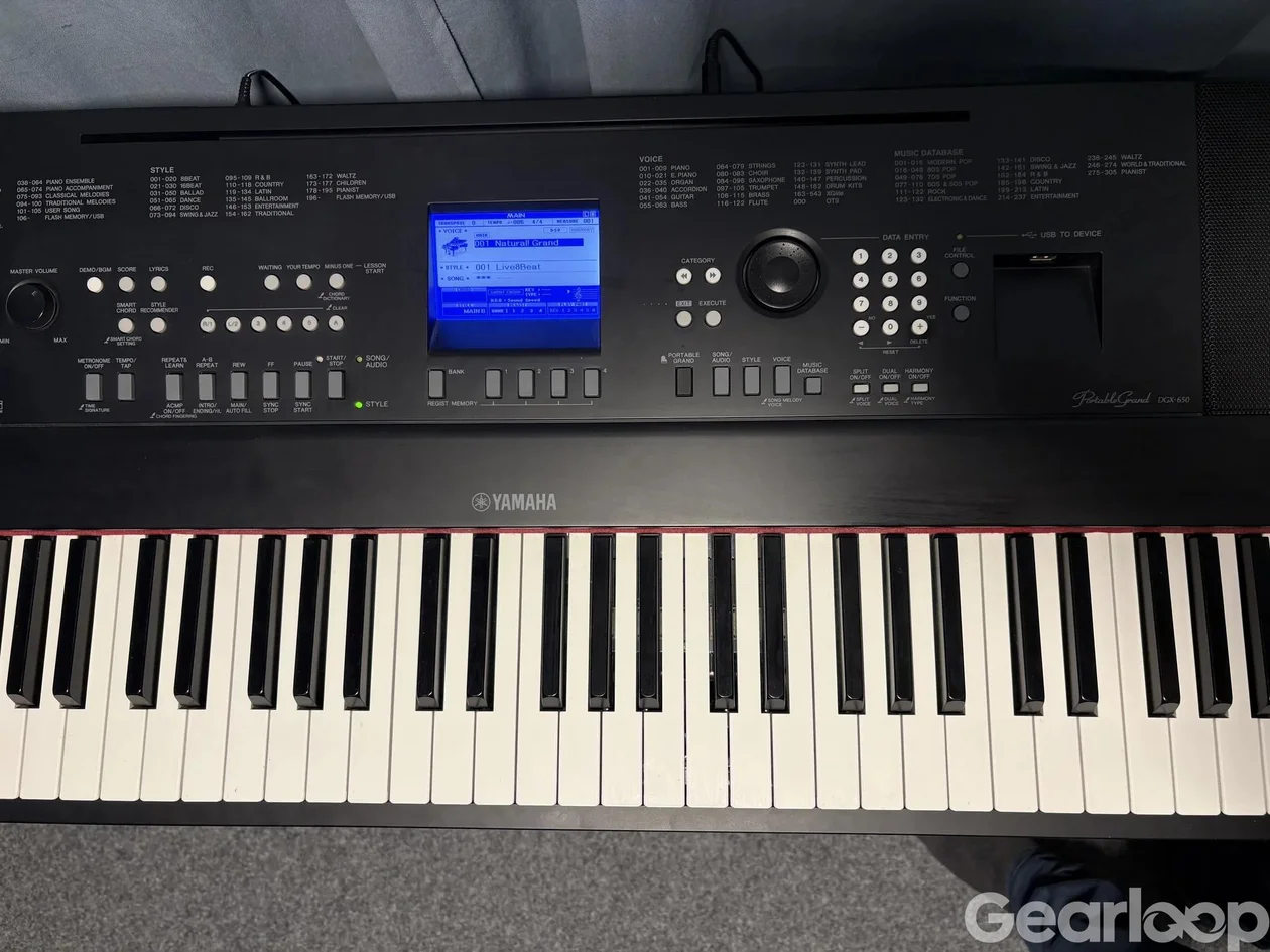 Yamaha DGX-650 - bild 2