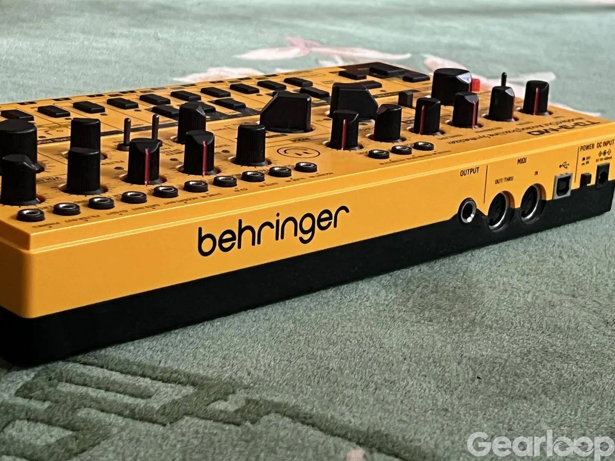 Behringer TD-3-MO med väska - bild 3