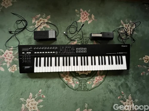 Roland A-800 Pro + expression och sustain-pedaler