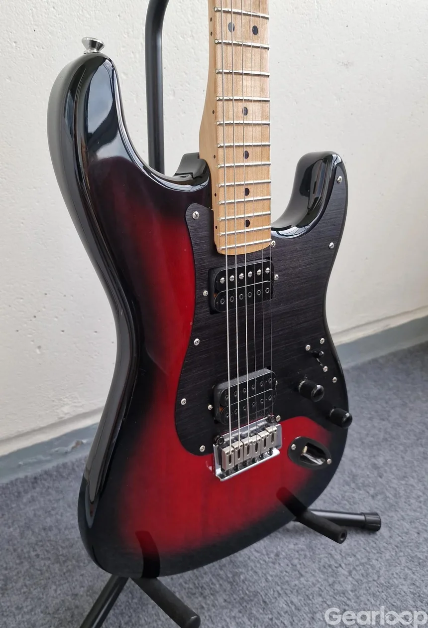 Squier Standard Stratocaster, allt uppgraderat - bild 2