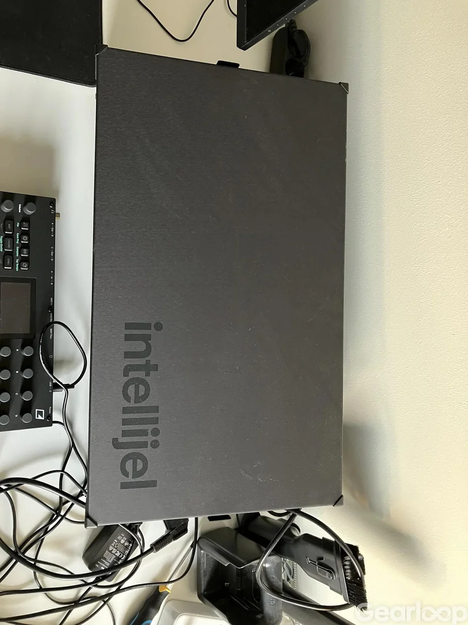 Intellijel 7U Stealth case (MKI) + 1u Midi och output - bild 2