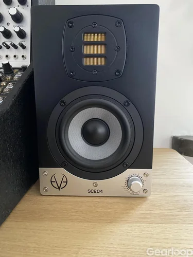 EVE Audio SC204