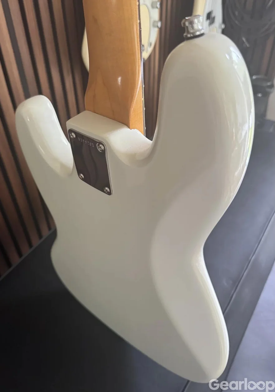 Fender AVRI -62 Jazzbas  2010-11 - bild 3
