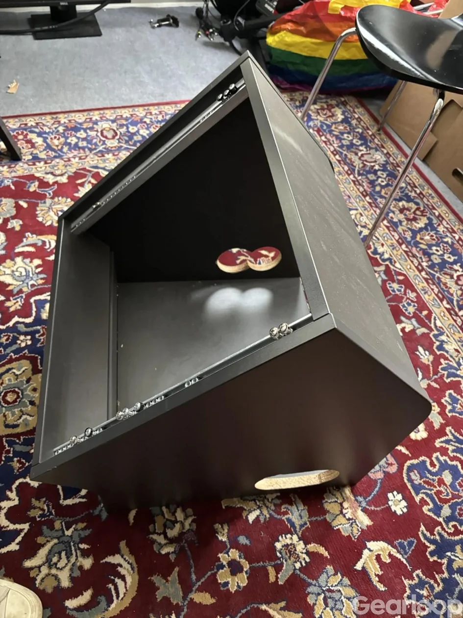 Rackmöbel / studiorack i svart – lutande front - bild 3