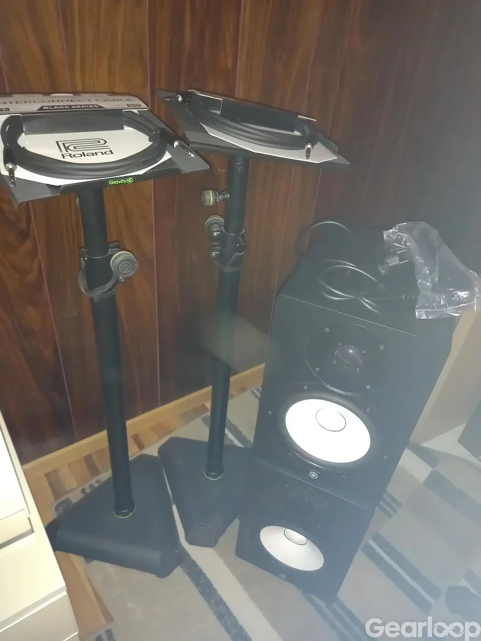 Yamaha HS8 studiomonitorer och Gravity-stativ - bild 2