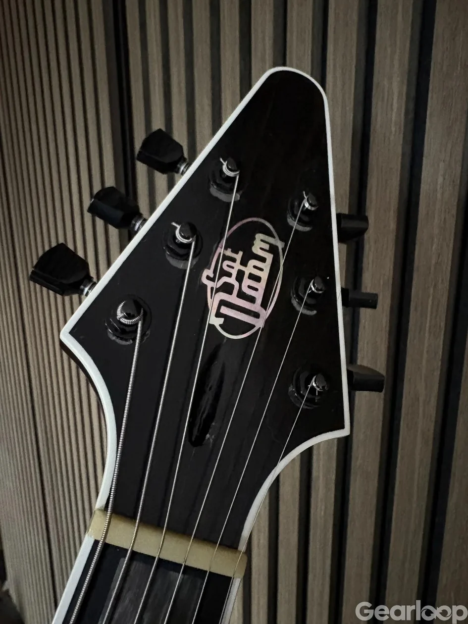 SGT Doom Super VEE - custombyggd grym gitarr - bild 5
