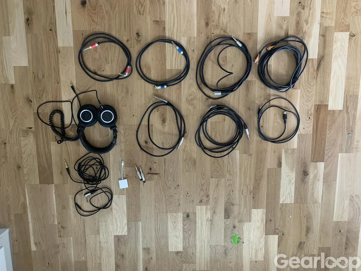 Diverse kablar + audio technica lurar - bild 1