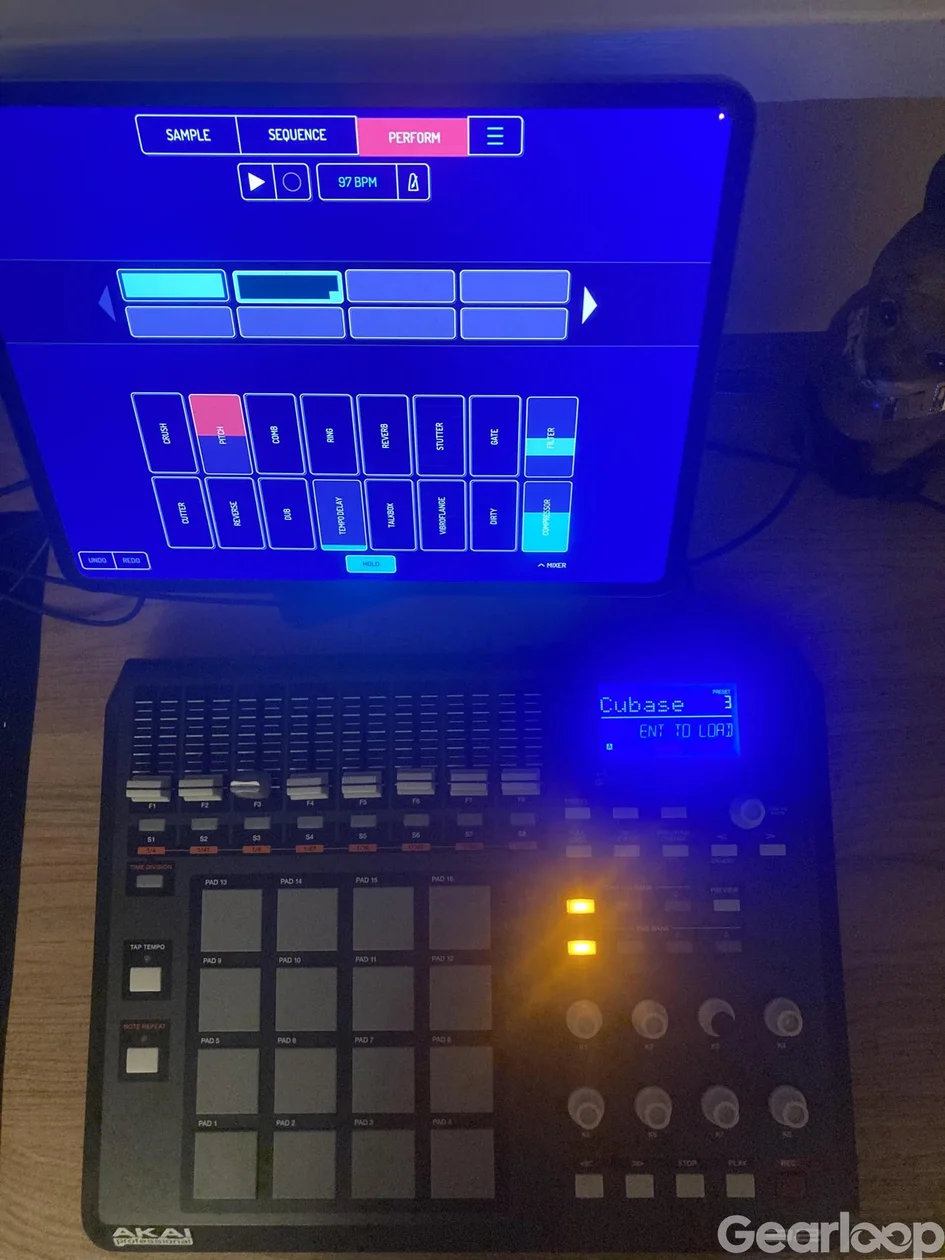Akai Pro MPD32 USB MIDI pad controller - bild 2