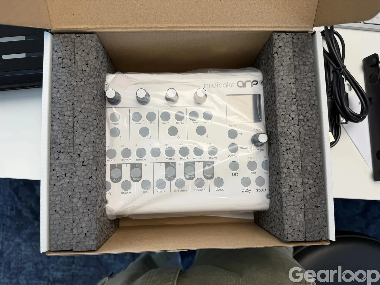 MIDICAKE ARP White – 4-spårs MIDI-arpeggiator/sequencer - bild 4
