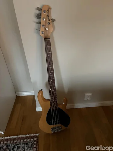 Music man Stingray 5