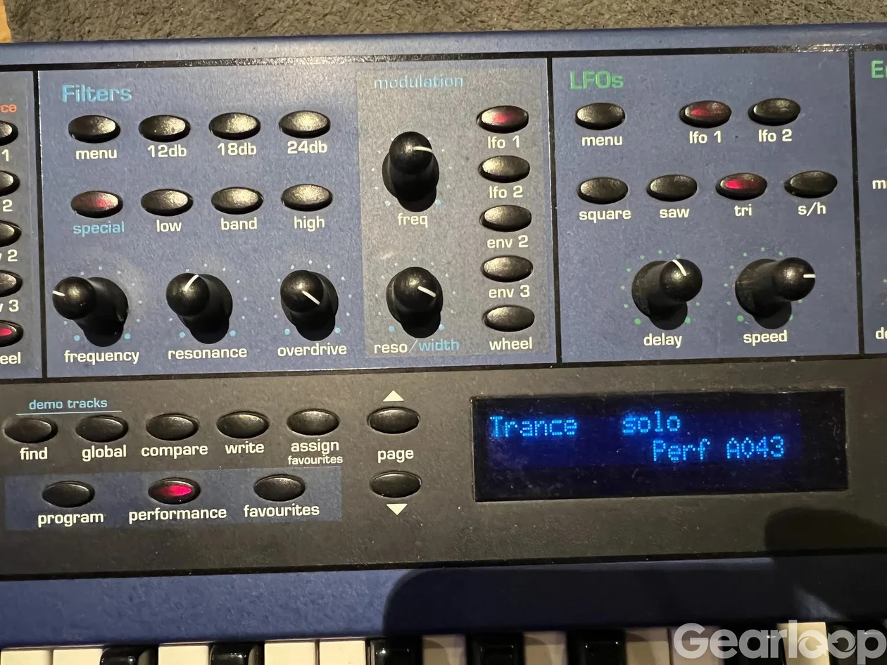 Novation Nova II X, med 24 röster - bild 3