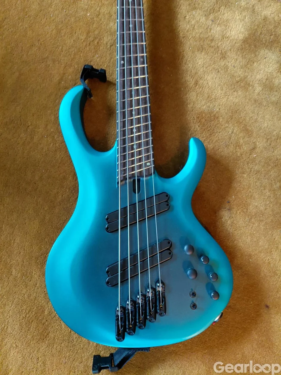 Ibanez BTB 605MS Femsträngad Multiscale bas - bild 2