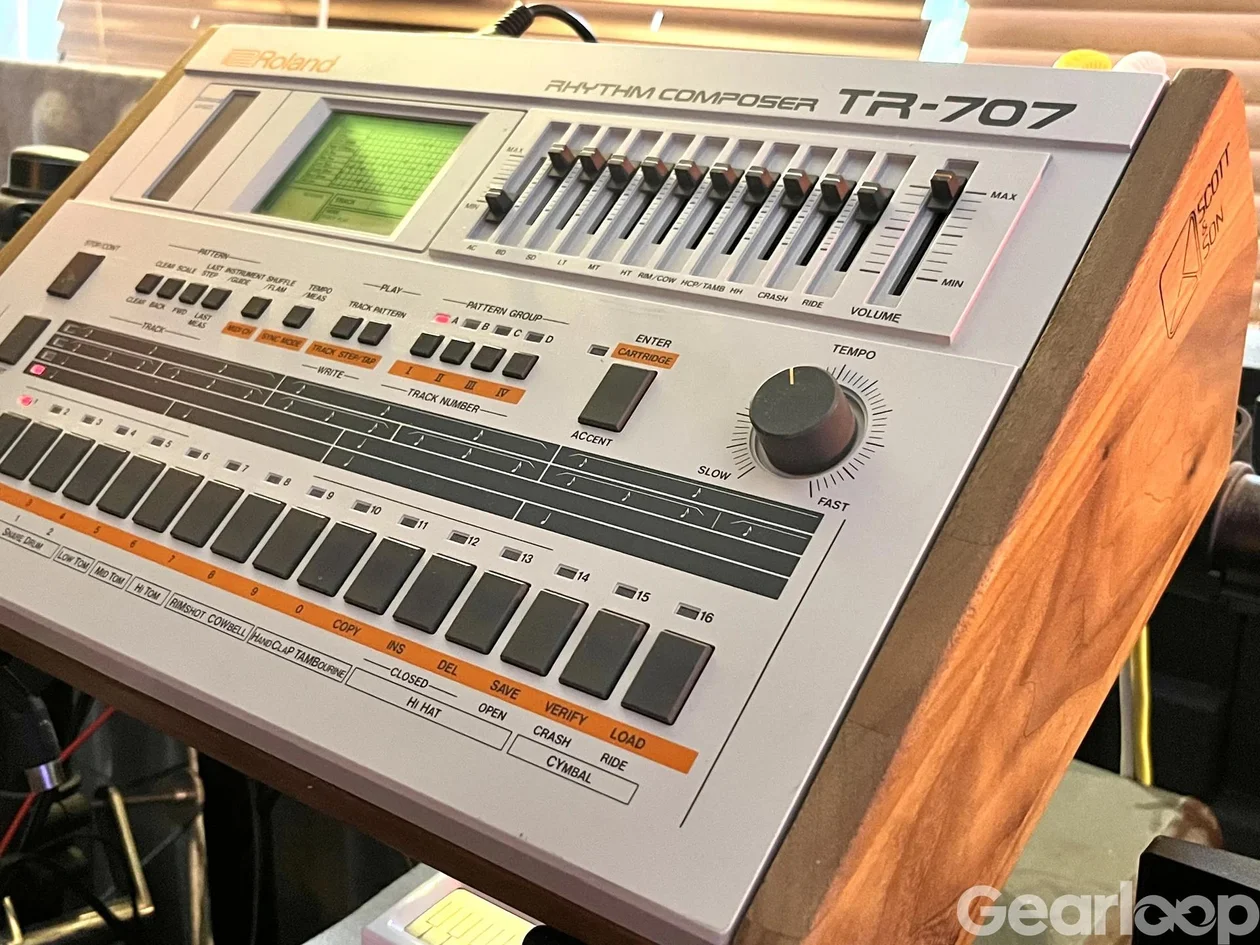 Roland TR-707 HKA modded with wood case - bild 2